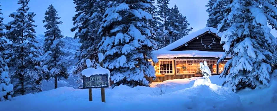 Storm Mountain Lodge & Cabins
