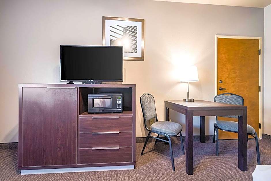 Quality Inn & Suites Bainbridge Island