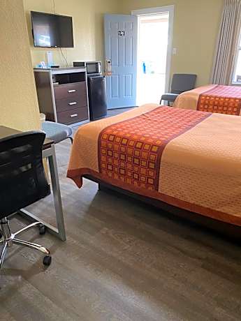 Double Room with Two Double Beds - Non-Smoking