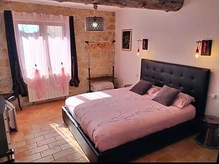 VILLA ARTEMiA