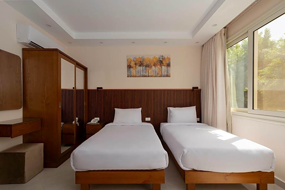 Dream Inn Pyramids View