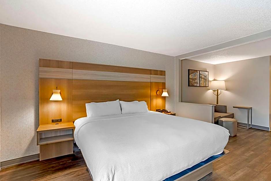 Best Western Plus Heritage Rail Inn & Suites