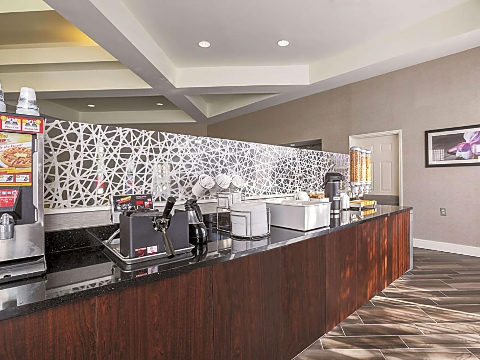 La Quinta Inn & Suites by Wyndham Dallas Plano West