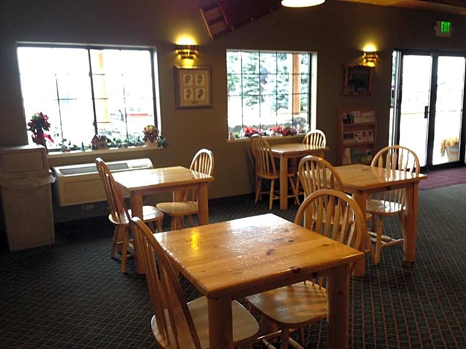 Super 8 by Wyndham McCall