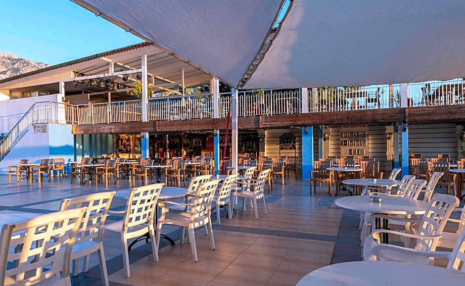 Armas Beach Hotel