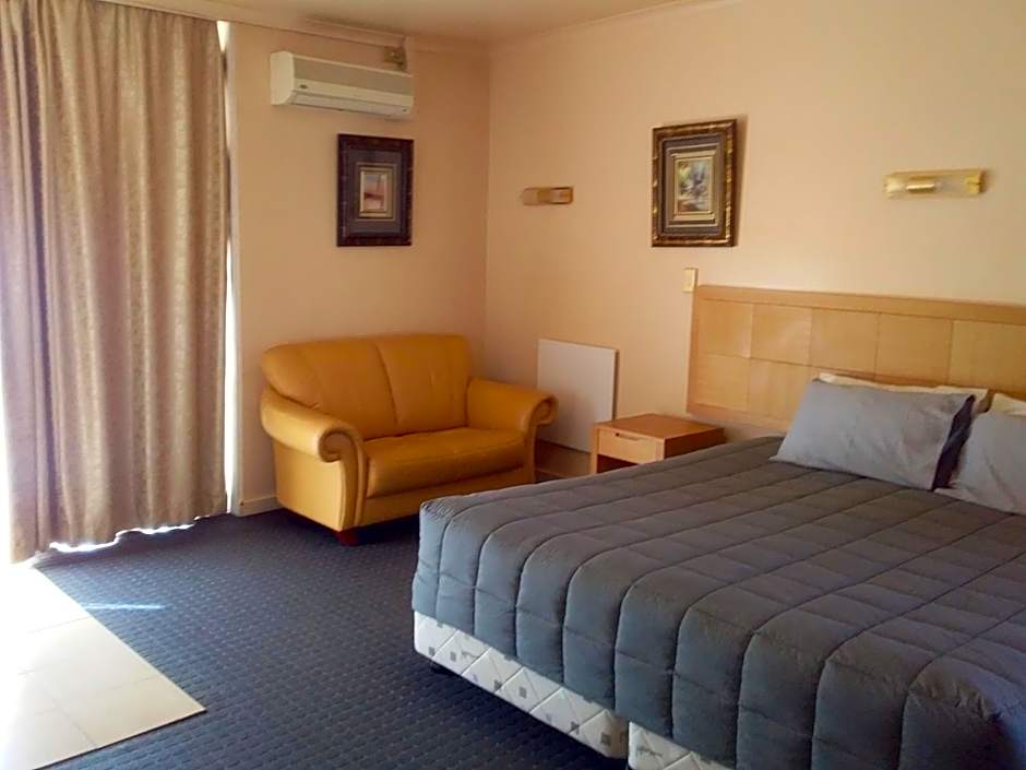 Desert Sand Motor Inn