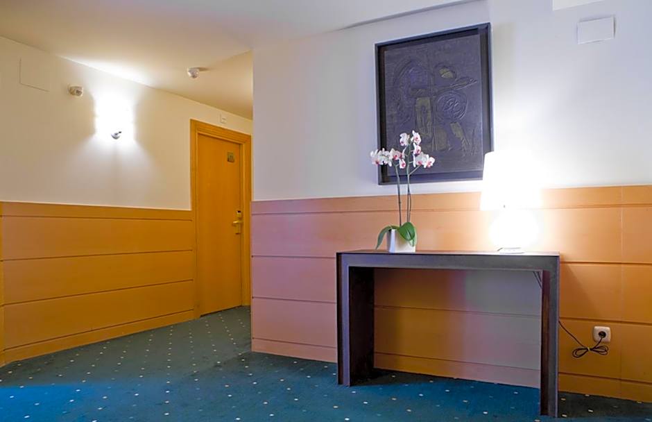 Hotel Zaragoza Plaza