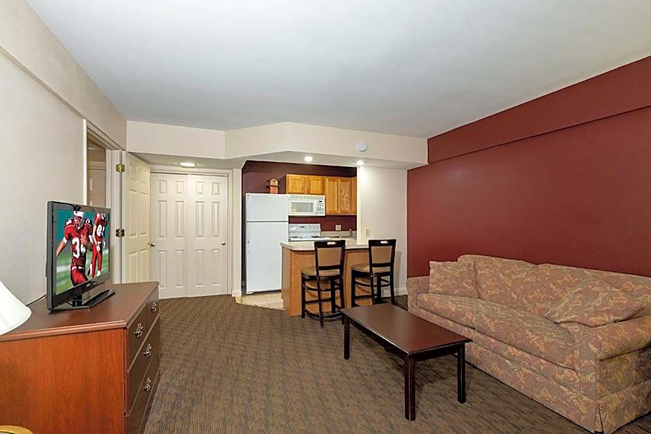 Red Roof Inn & Suites Hazleton