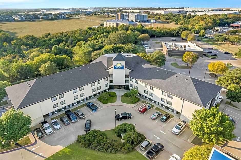 Days Inn & Suites by Wyndham DeSoto