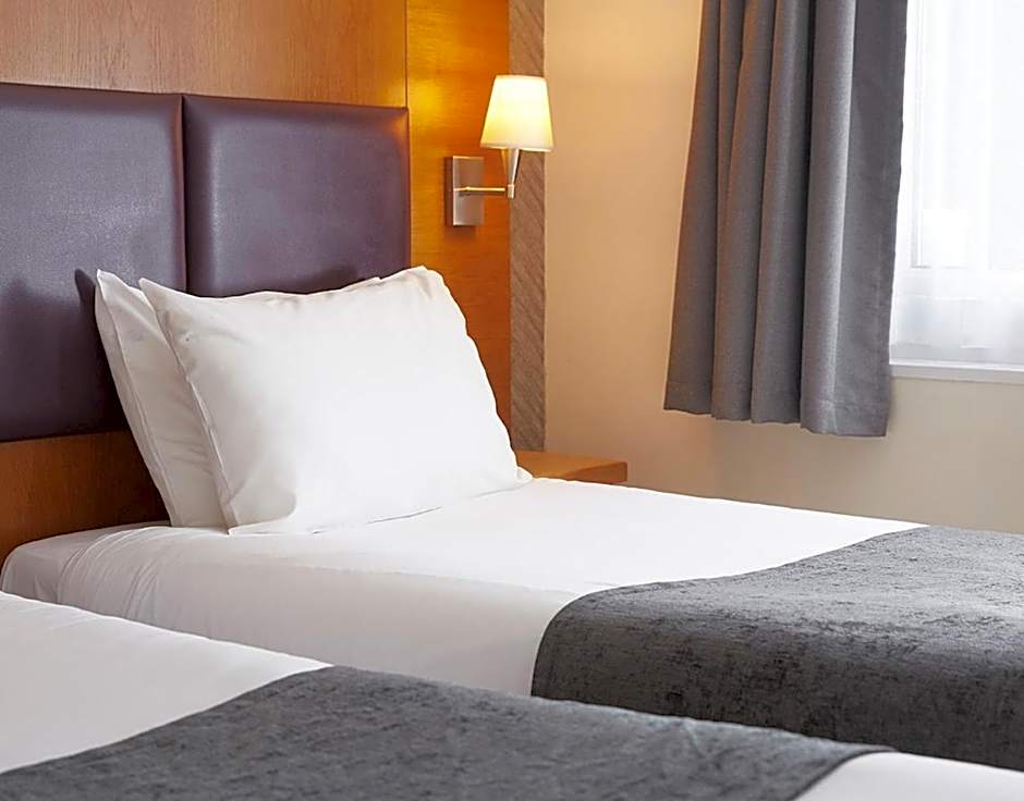 De Trafford Arms by Chef & Brewer Collection