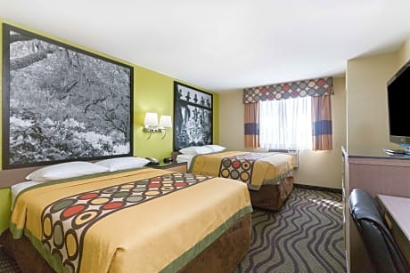 2 Queen Beds Smoking