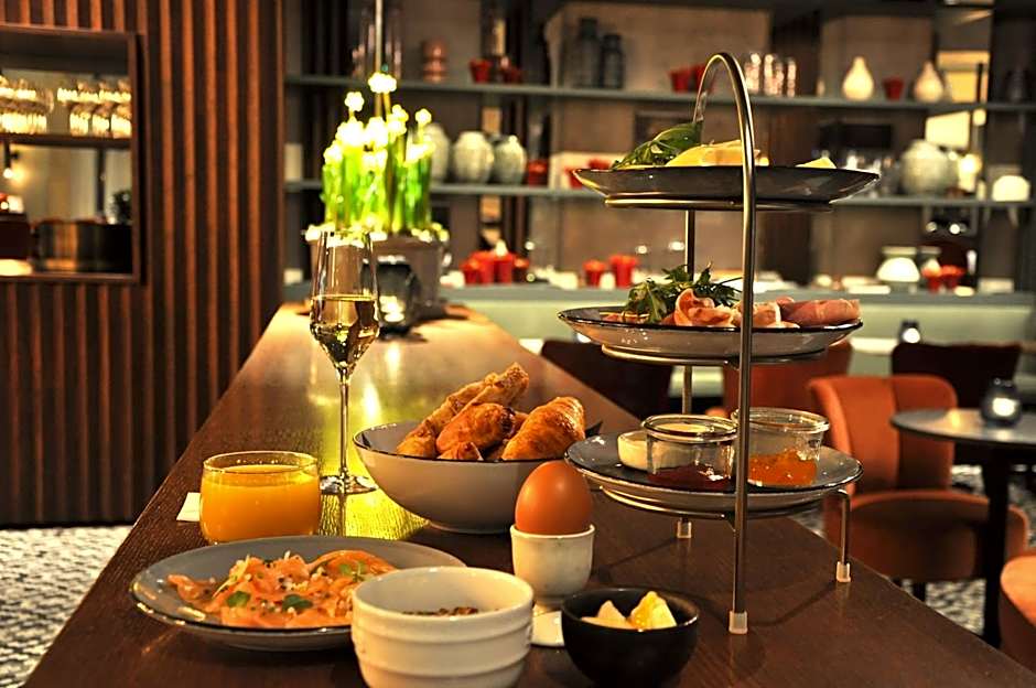 U Eat & Sleep Antwerp