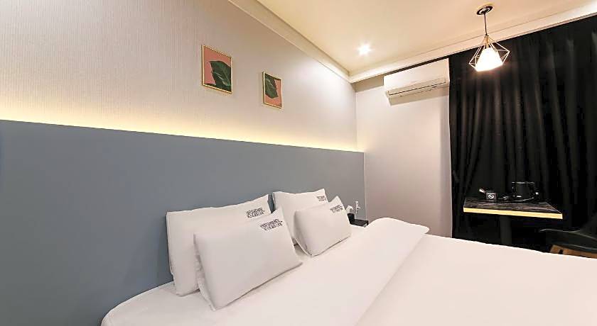 Masan First Class Hotel