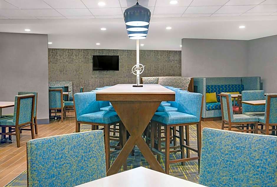 Hampton Inn By Hilton Westfield
