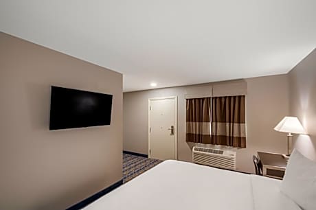 1 King Bed Accessible Non Smoking