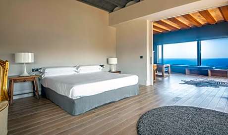 Deluxe Apartment with sea view (private)