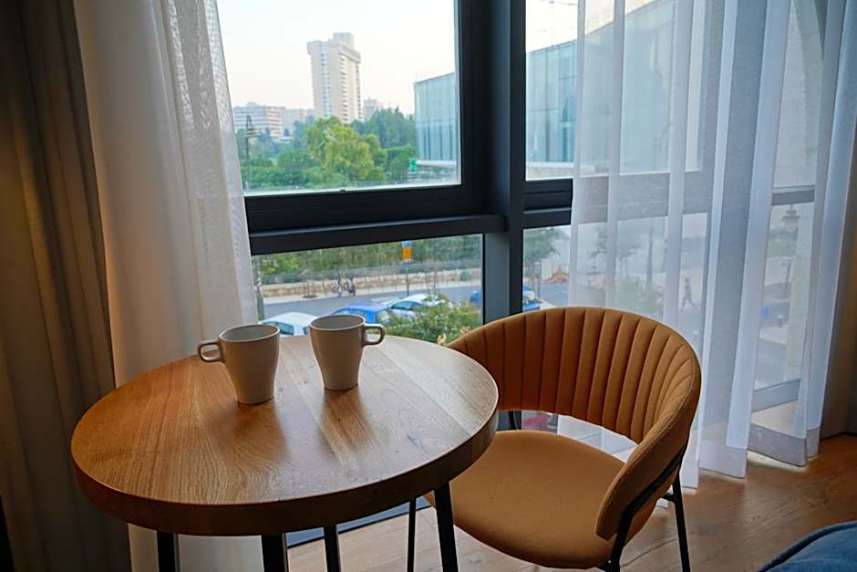 Apartique Hotel