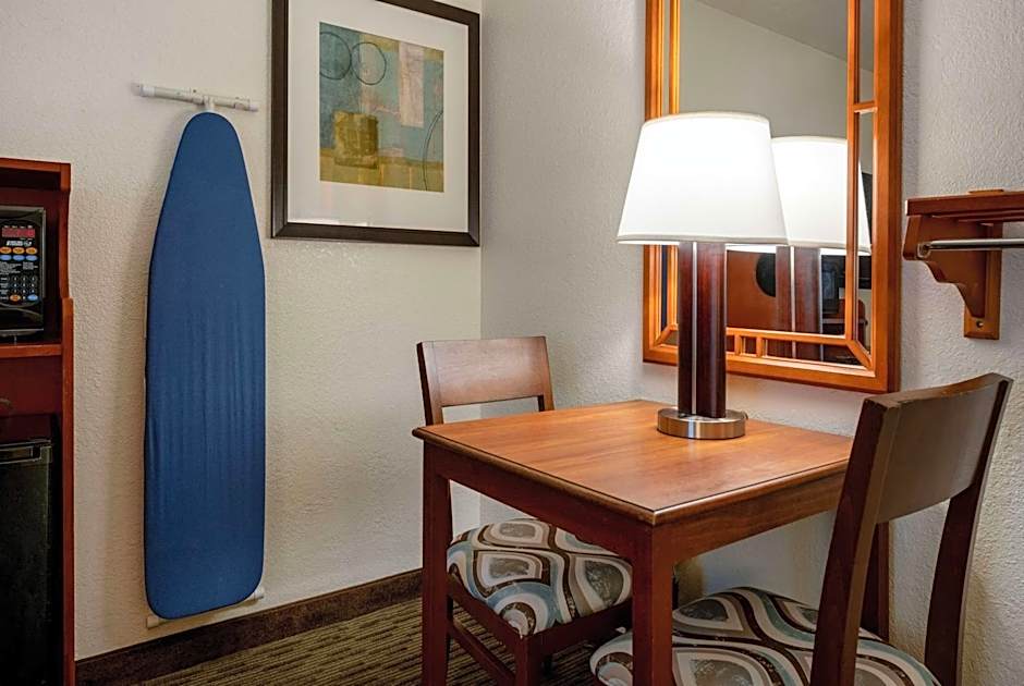 Days Inn by Wyndham Encinitas Moonlight Beach