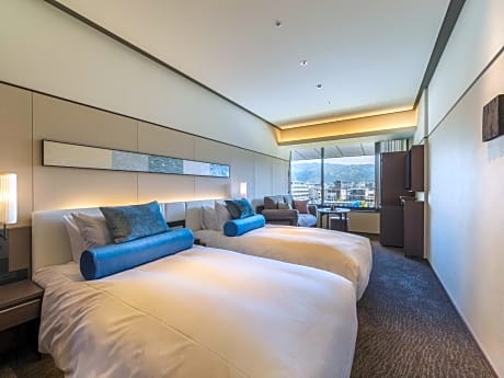 Twin Room with River View - Non-Smoking