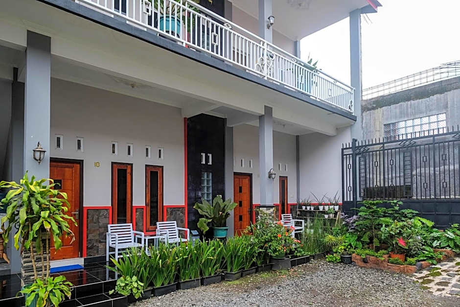 RedDoorz at Jalan Dieng 3