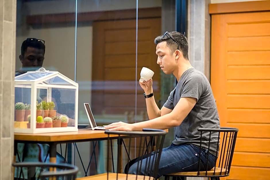 Suthep Home & Hostel