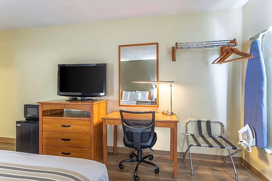 Econo Lodge Ithaca Airport