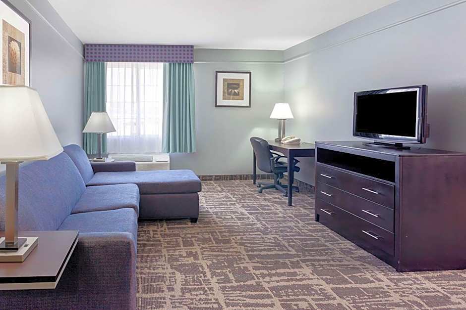 La Quinta Inn & Suites by Wyndham Kerrville