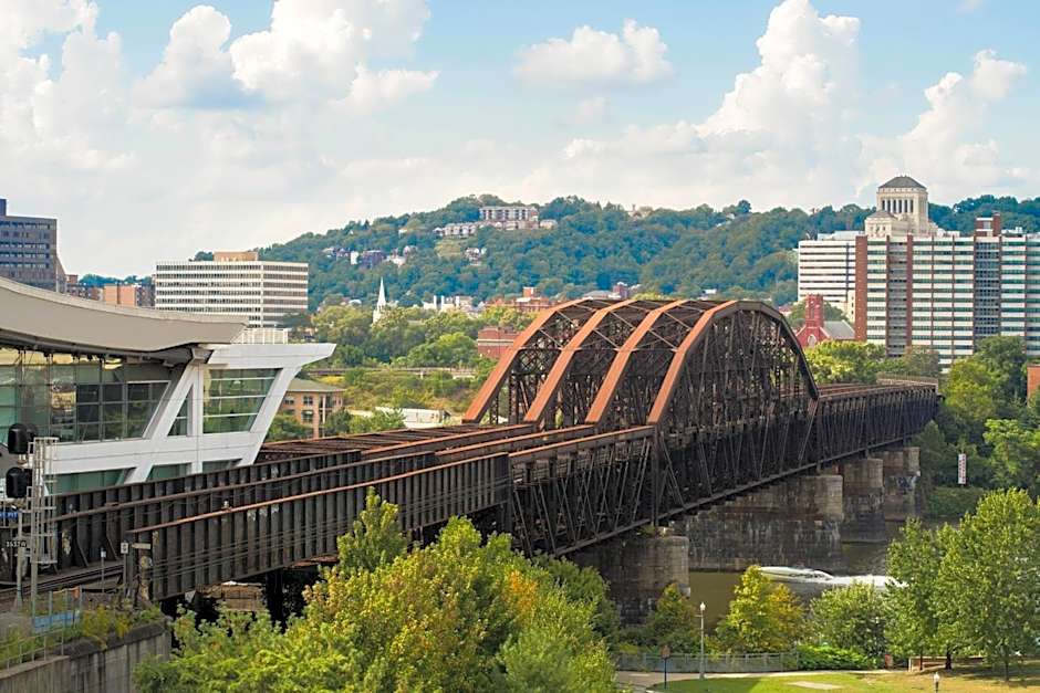 AC Hotel by Marriott Pittsburgh Downtown