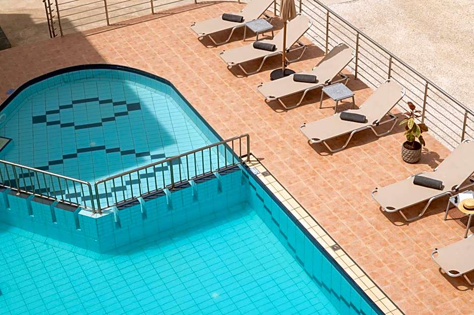Thelèsi Apartments, 100m from the beach