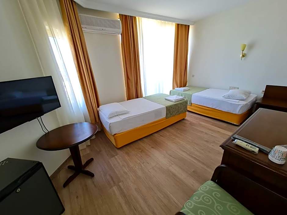 Side Palm D'or Hotel