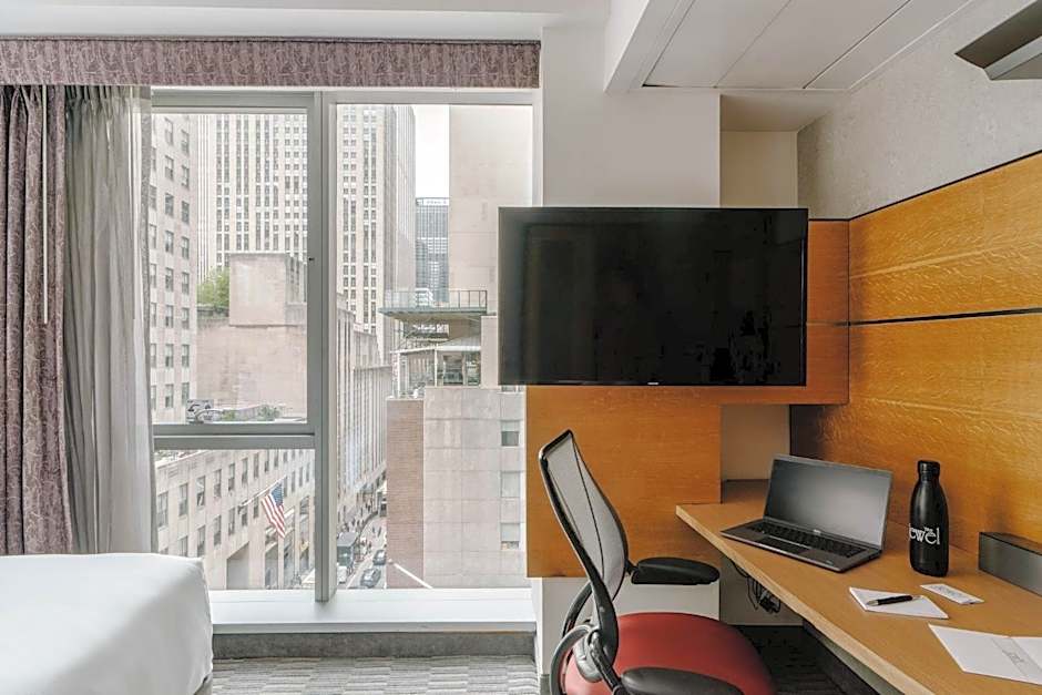 The Jewel, a Club Quarters Hotel, Opposite Rockefeller Center