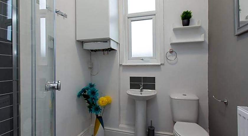 TownHouse @166 Ruskin Rd