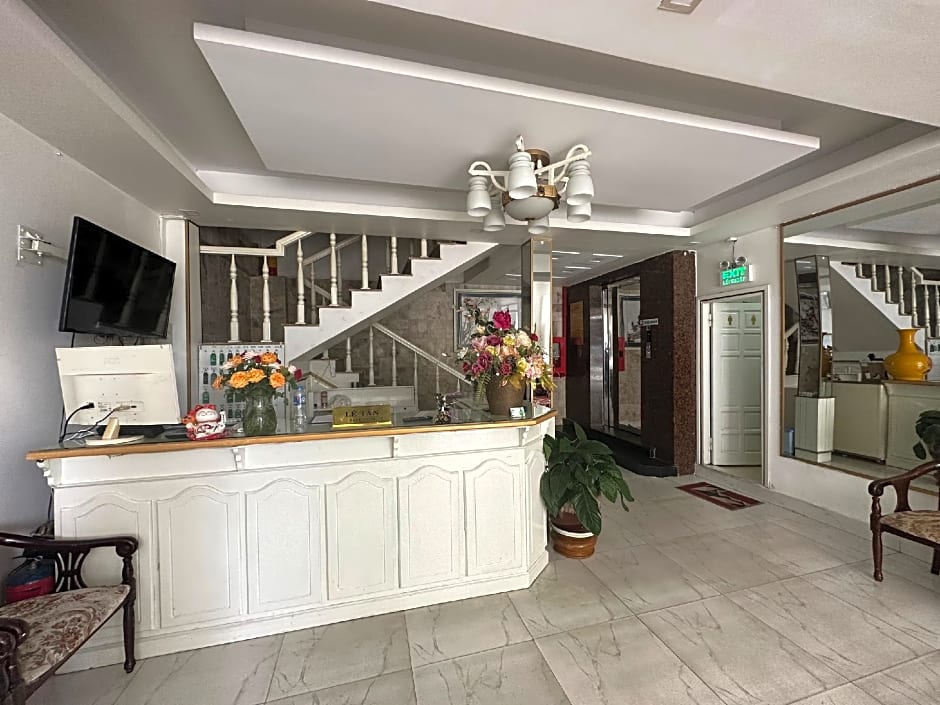 OYO 1196 Le Vu Hotel