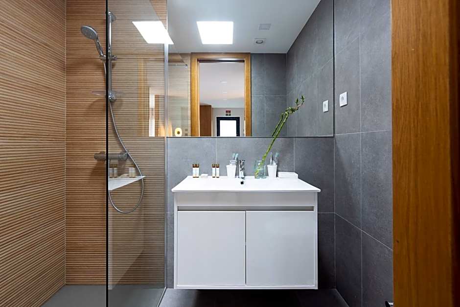 Abraços dos Avós - Casas de aldeia