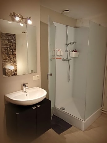 Deluxe Double Room with Shower