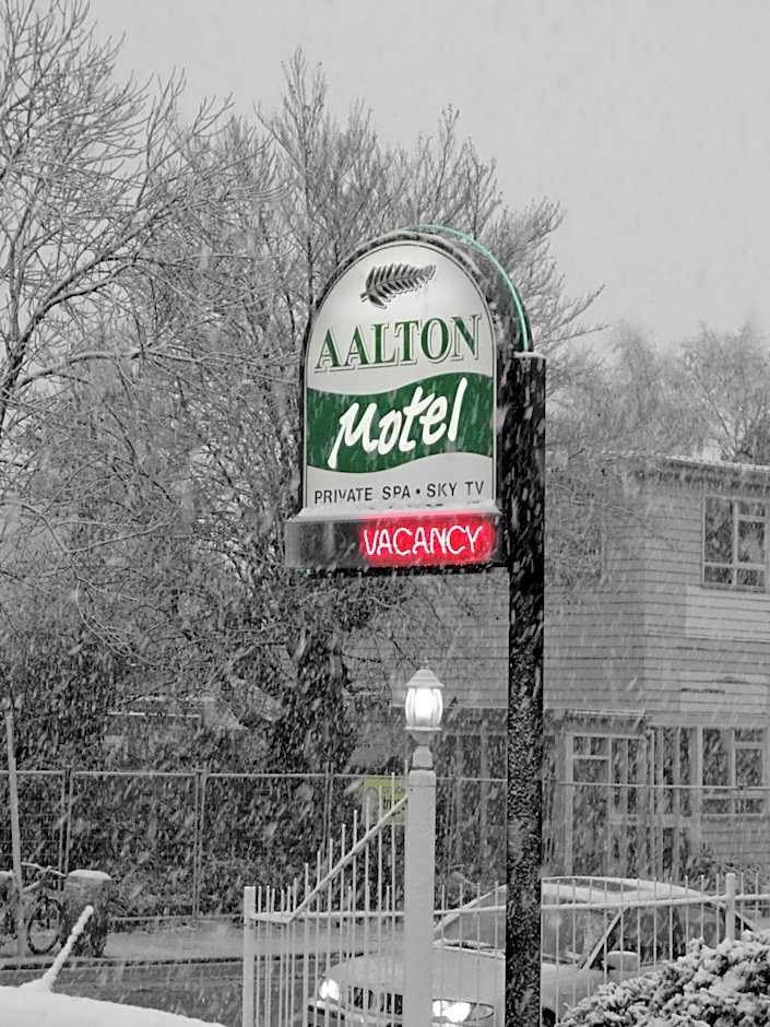 Aalton Motel