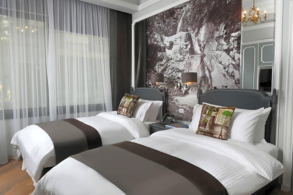 Le Bristol Hotel