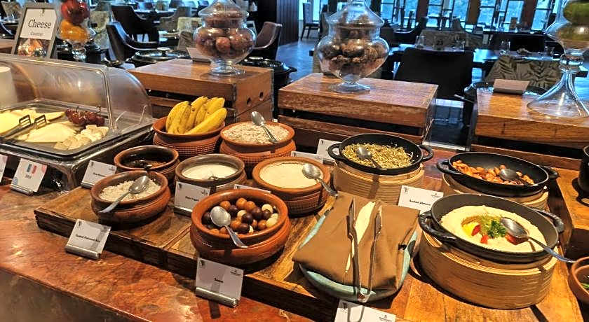 Renaissance Dhaka Gulshan Hotel