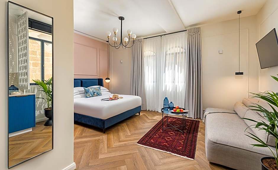 Villa Albi - Machne Yehuda Hotel