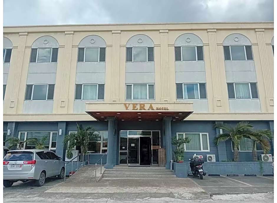 Townhouse Oak Vera Hotel Near Clark International Airport
