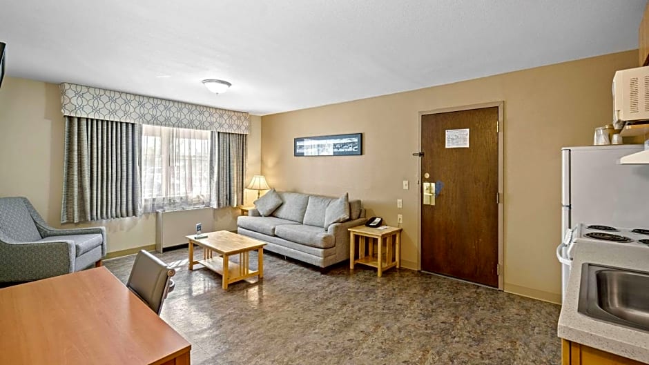 Clarion Hotel & Suites Fairbanks near Ft. Wainwright