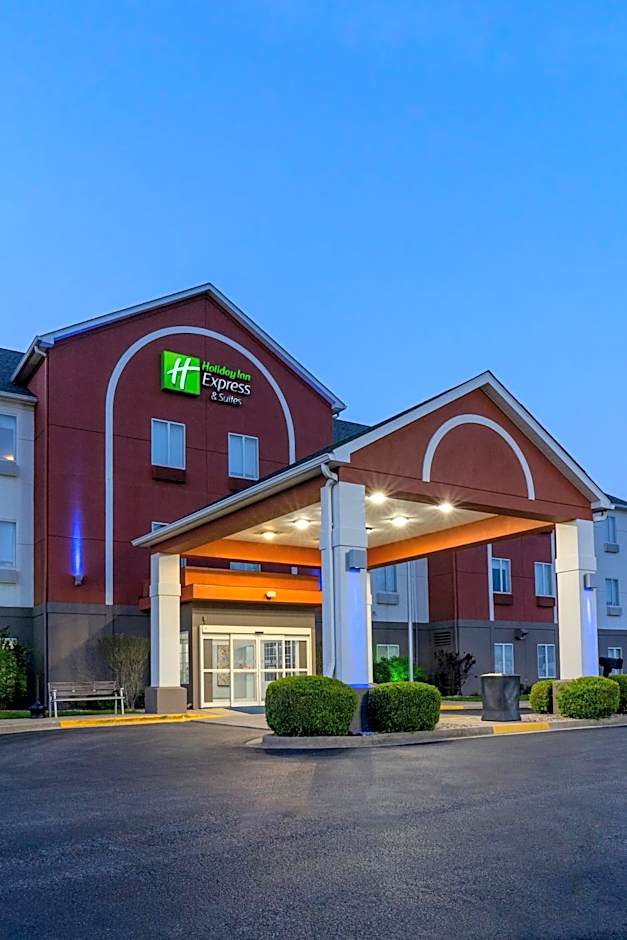Holiday Inn Express Hotel & Suites Bedford By IHG