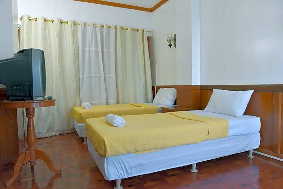 Tahanan Lakeview Hotel