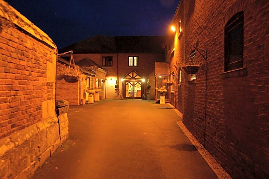 Albright Hussey Manor