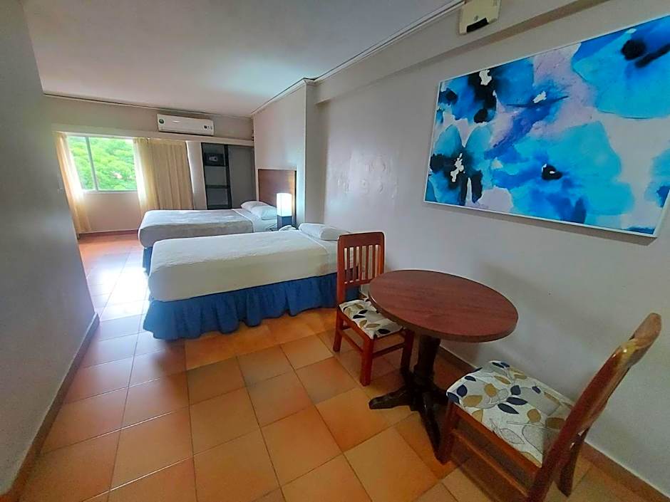 Hotel Tower House Suites