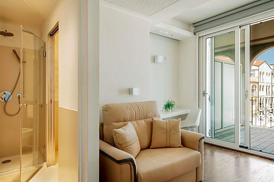 Life Hotel
