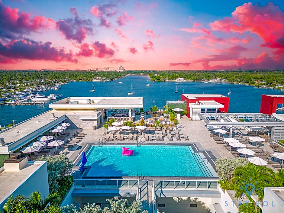 New Studio - Hollywood Beach Bliss for 2