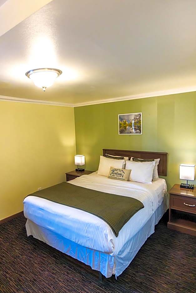 The Mammoth Creek Inn
