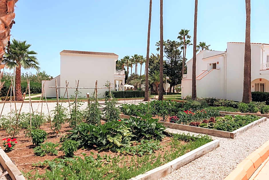 Garden Saladina - Adults Only
