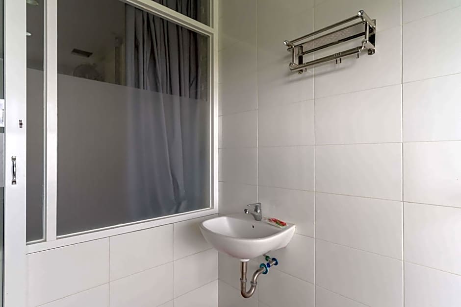 RedDoorz Plus @ Vantas Hotel Parbaba